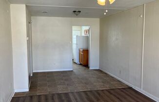 2 beds, 1 bath, $850, Unit 1