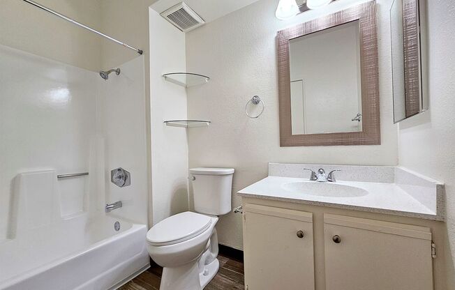 2 beds, 2 baths, 910 sqft, $2,095, Unit 409