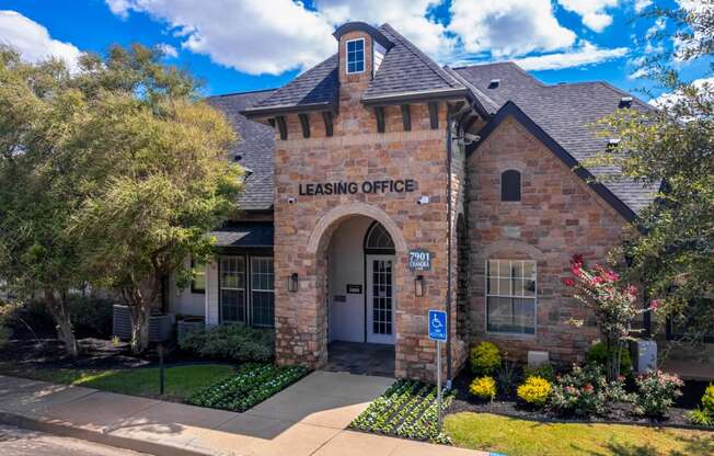 leasing office at the crossings at leamington apartments