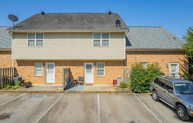 320 Logmont Trace