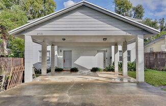 Cozy 2/2.5 Spacious Townhome with 2 Master Suites Located in College Park - Orlando!