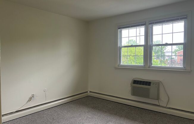 1 bed, 1 bath, 588 sqft, $1,330, Unit 00 - L-14