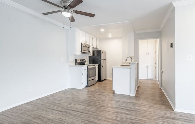 1 bed, 1 bath, 695 sqft, $1,848, Unit 220