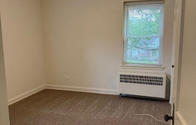 2 beds, 1 bath, 778 sqft, $1,495, Unit 00 - 10552A