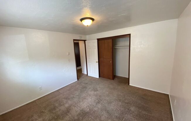 2 beds, 1 bath, 707 sqft, $1,200, Unit 3875