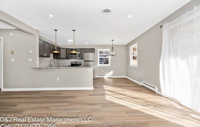 2 beds, 1 bath, 900 sqft, $1,195, Unit Apartment 2