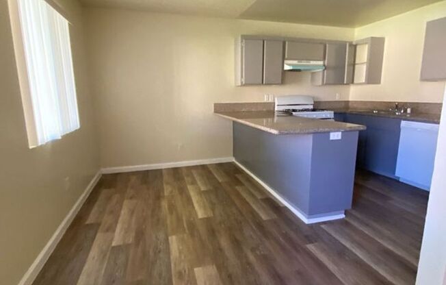 2 beds, 1 bath, 790 sqft, $1,495, Unit 18