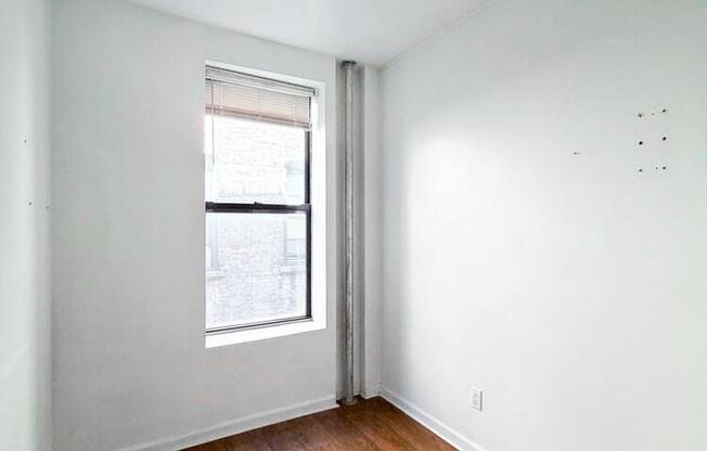 528 W 152 ST