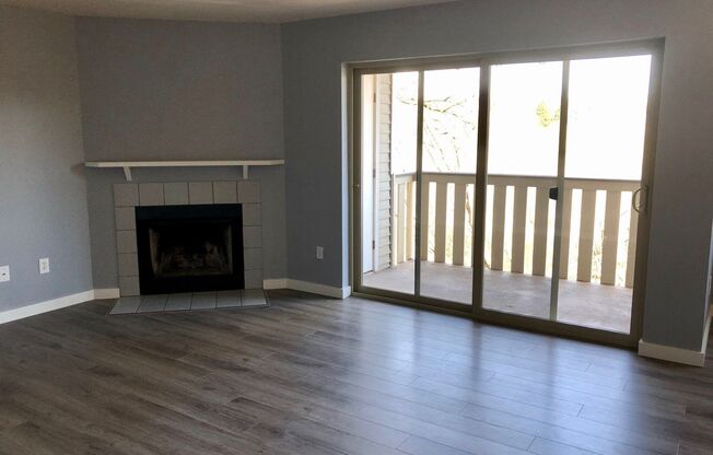 2 Bedroom 2 Bath Condo Overlooking a Greenbelt!