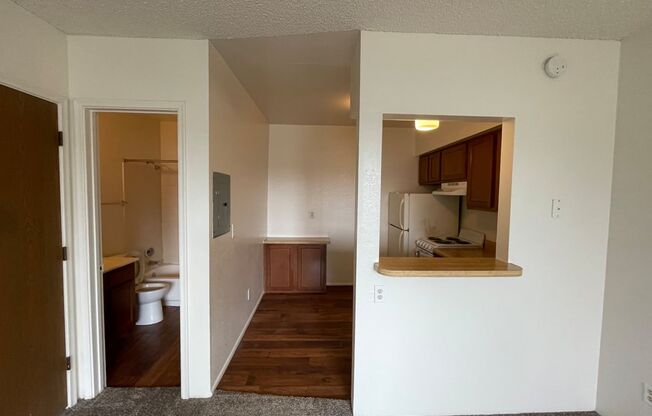 2 beds, 1 bath, 639 sqft, $780, Unit 120