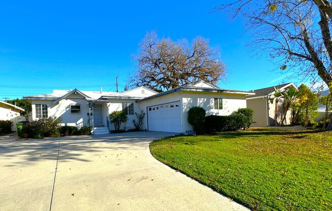 Modern Elegance and Tranquility: Remodeled 3BR/2BA Gem with Expansive Backyard in Chatsworth