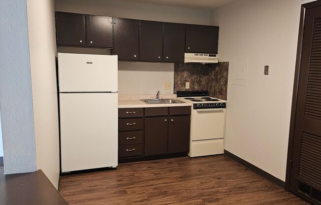 1 bed, 1 bath, 650 sqft, $775, Unit Unit 203