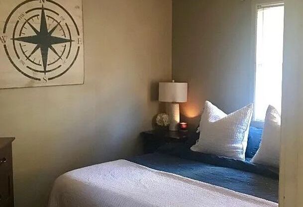 2 beds, 1 bath, $2,499