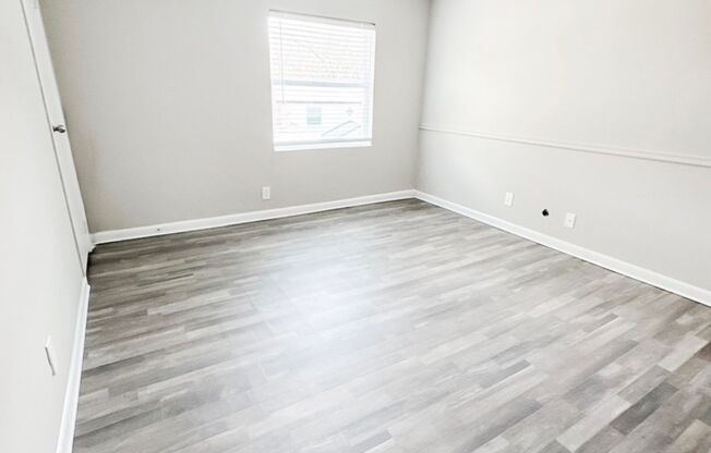 2 beds, 1 bath, 850 sqft, $1,300, Unit 26-A4