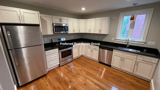 15 Dix St.