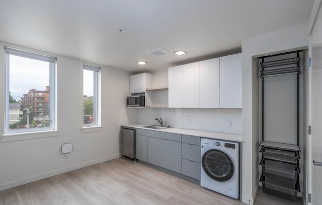 Studio, 1 bath, 374 sqft, $1,495, Unit 108