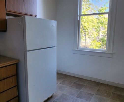 1 bed, 1 bath, 750 sqft, $2,995, Unit 05