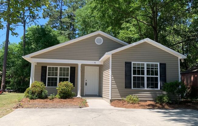 3 Bedroom 2 Bath House on Hillsdale Drive w/Storage