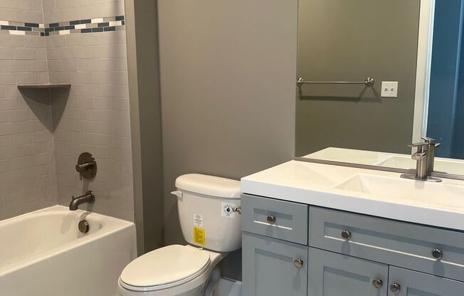 1 bed, 1 bath, $1,595, Unit 706