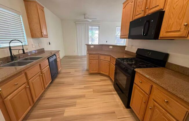 GORGEOUS 2-STORY HOME IN THE VISTAS