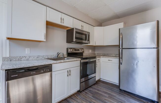 2 beds, 1 bath, $1,275, Unit Apt 3