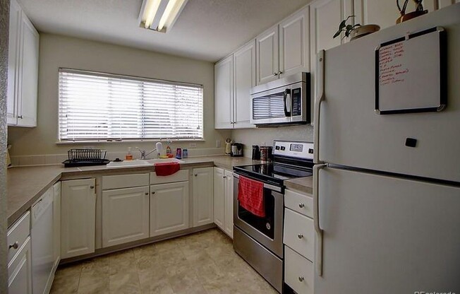 Cozy 2B/2B Broomfield Condo - Available September 2nd