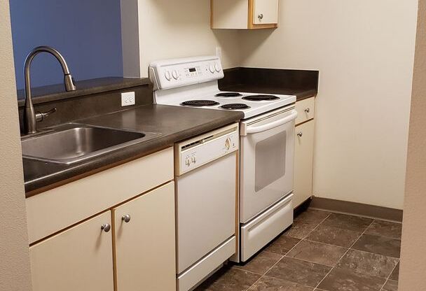 1 bed, 1 bath, 665 sqft, $1,465, Unit 228
