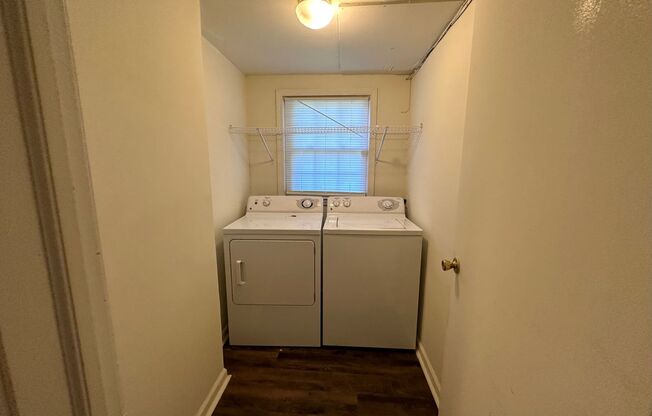 1 bed, 1 bath, $650, Unit 2 - 1