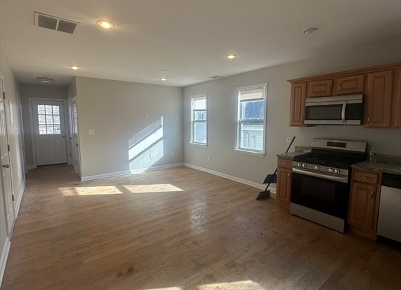 100 SUMNER ST