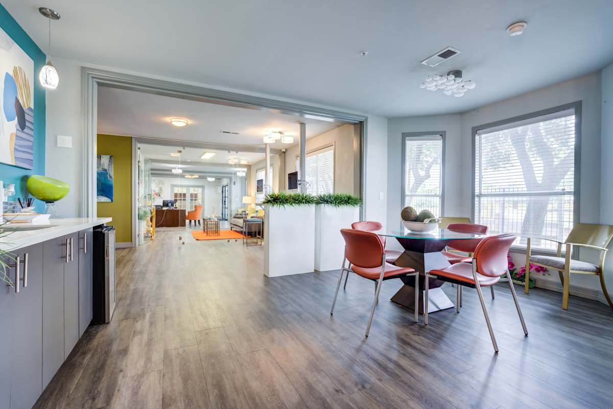 Welcome to Metro 5514 Cityside Apartments in the 77021 Area