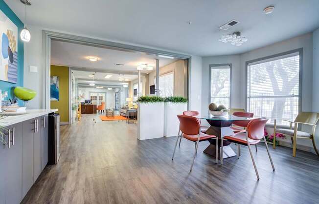 Welcome to Metro 5514 Cityside Apartments in the 77021 Area