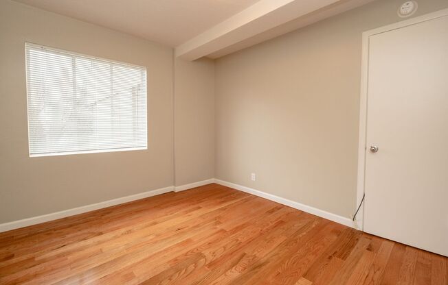 1 bed, 1 bath, 550 sqft, $1,400, Unit 105