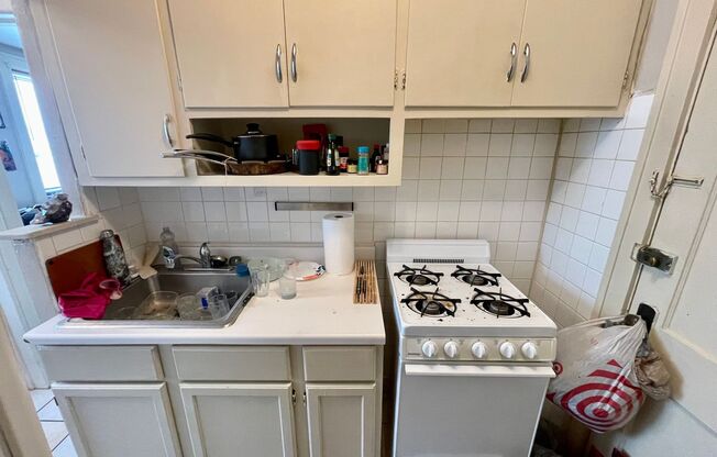 1 bed, 1 bath, $895, Unit 15