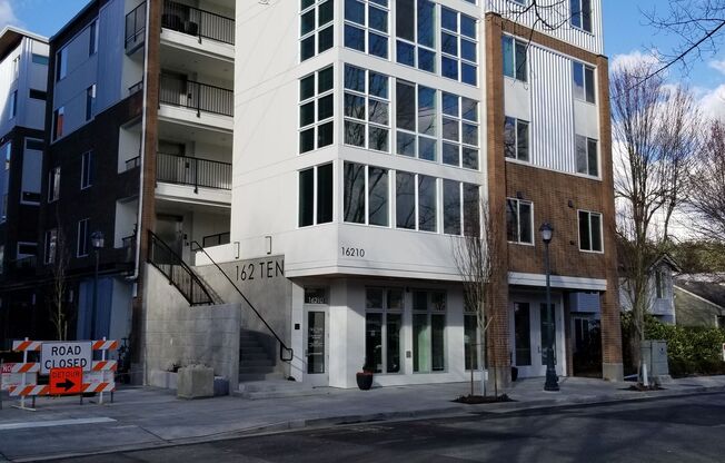 Studio, 1 bath, 186 sqft, $1,395, Unit 431