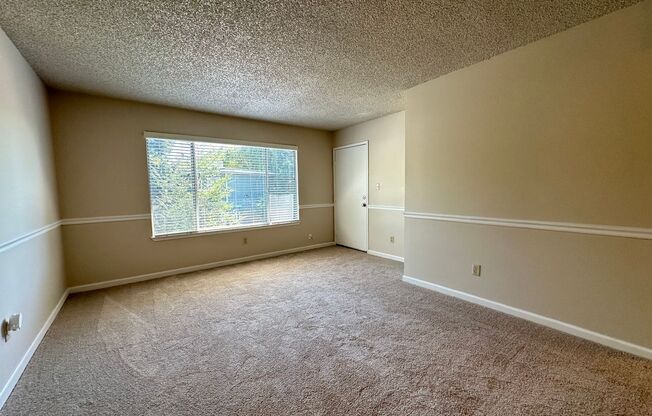 2 beds, 1 bath, 825 sqft, $1,675, Unit 490105