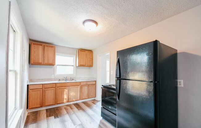 2 beds, 1 bath, $1,200