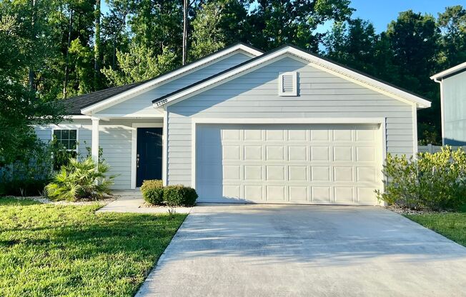 Spacious 3 Bed, 2 Bath Home in Prime Location!