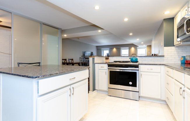 40 E 9th St, Chicago IL 304