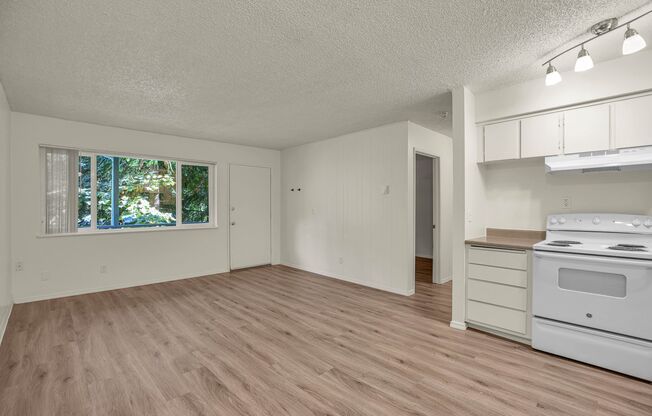 1 bed, 1 bath, 415 sqft, $1,325, Unit 760-55