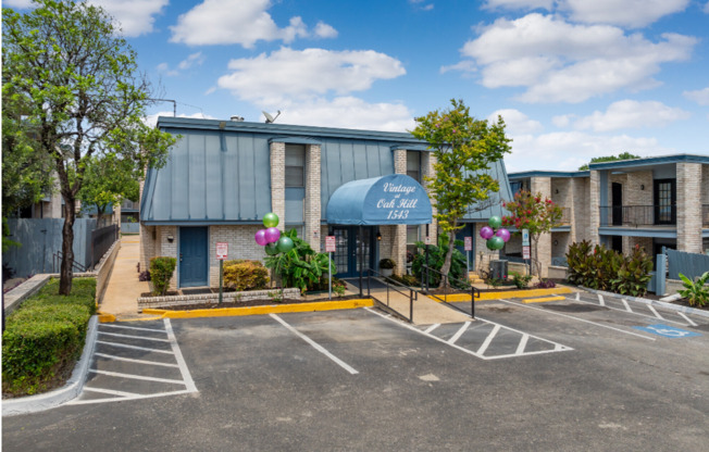 2 beds, 2 baths, 931 sqft, $1,195, Unit 05-0502
