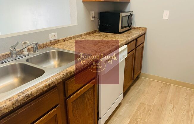 1 bed, 1 bath, 650 sqft, $1,050, Unit 2103