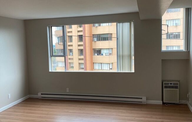 1 bed, 1 bath, 587 sqft, $1,450, Unit 706