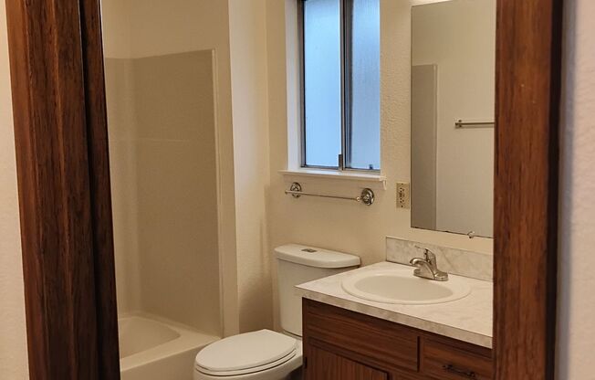 1 bed, 1 bath, 590 sqft, $1,150, Unit 257-673