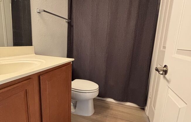 2 beds, 2 baths, $1,300, Unit # 1004