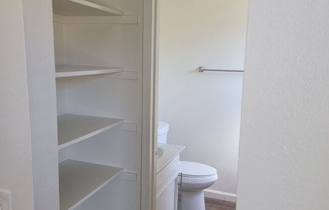 Studio, 1 bath, 450 sqft, $1,110, Unit 181