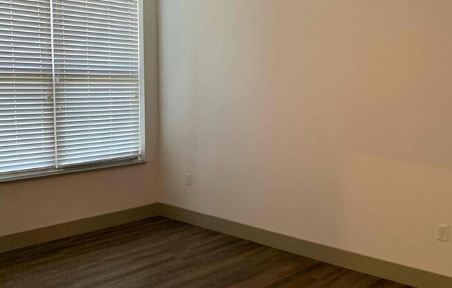2 beds, 2 baths, 1,050 sqft, $2,055, Unit 3250-303