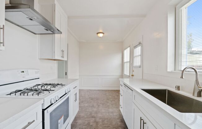 Courtyard building on Ocean Park