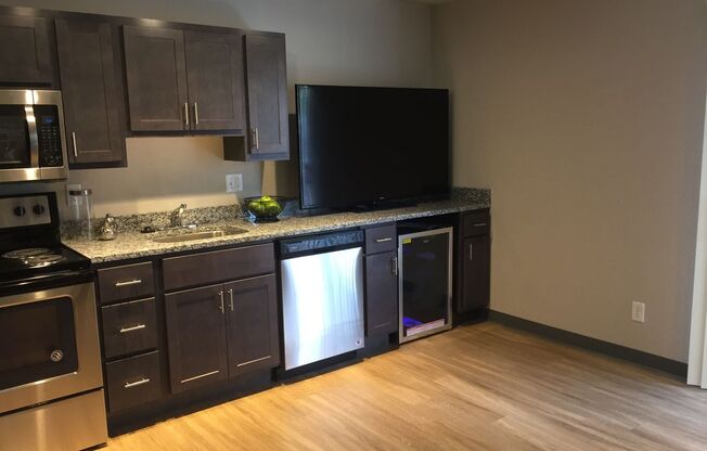 1 bed, 1 bath, 372 sqft, $1,190