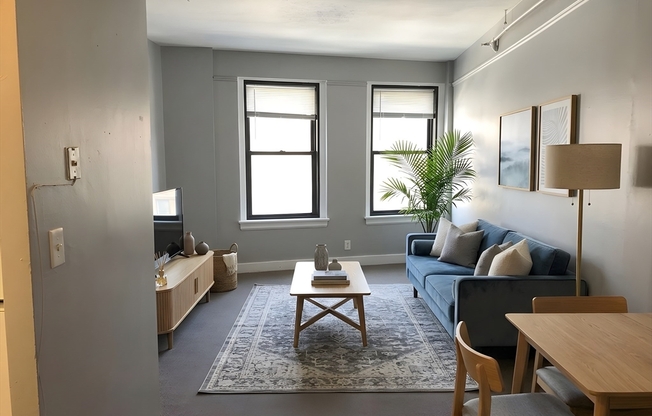 2 beds, 1 bath, 760 sqft, $3,600, Unit 306