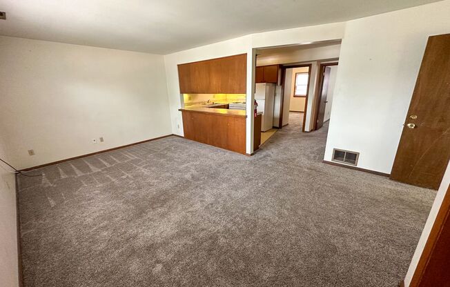 2 beds, 1 bath, $925